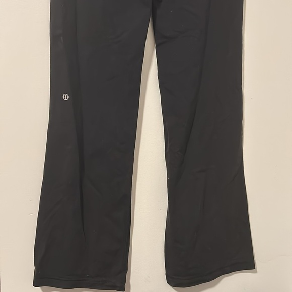 Lululemon Black Flare Leggings Size 8 - Picture 5 of 6